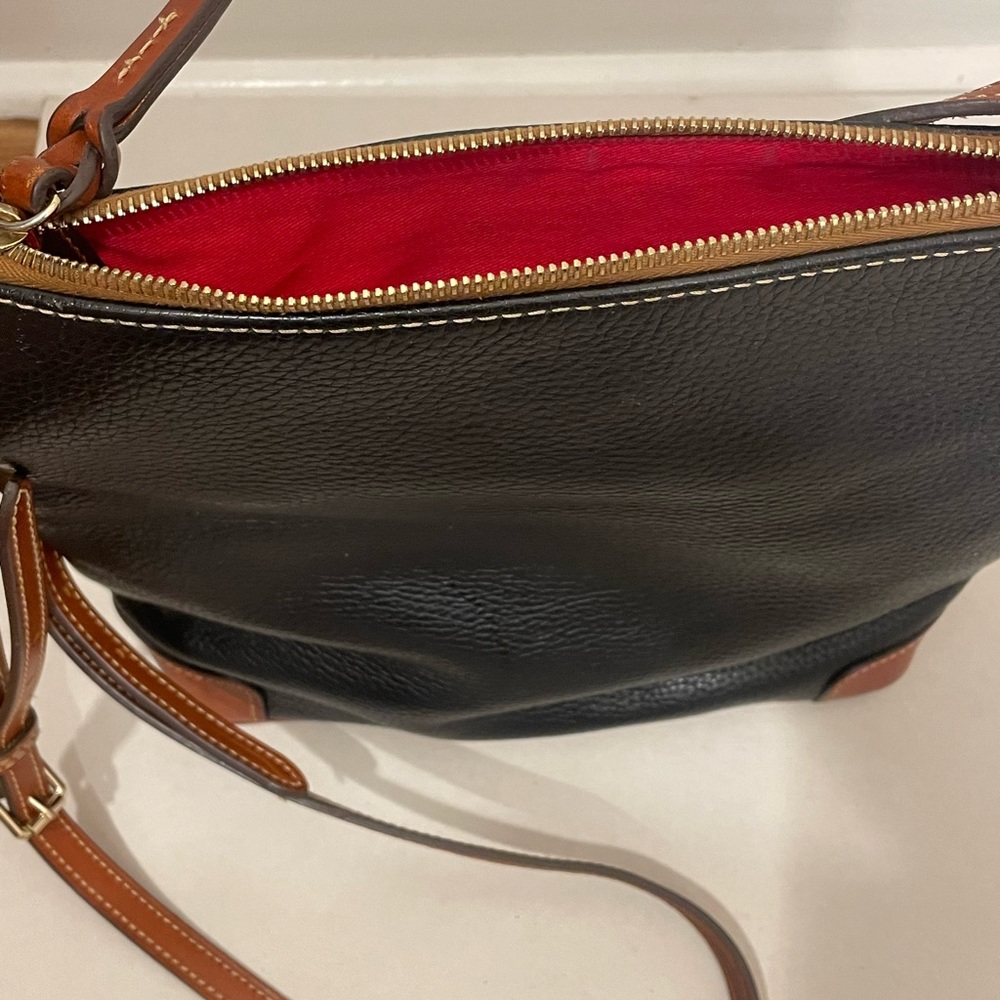 Dooney & Bourke pebbled leather crossbody purse black & brown gold hardware - Picture 11 of 15